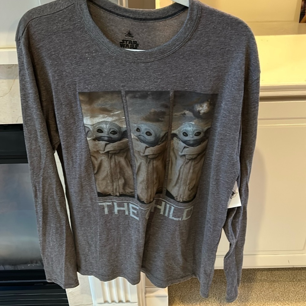 Star Wars Baby Yoda The Child Long Sleeve T Shirt NWT Size Medium